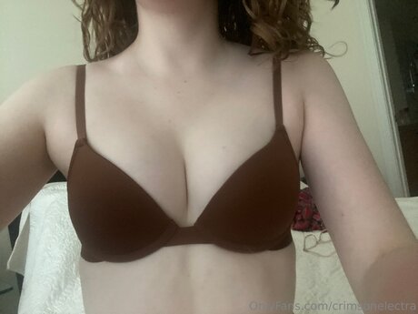 crimsonelectra OnlyFans Strip