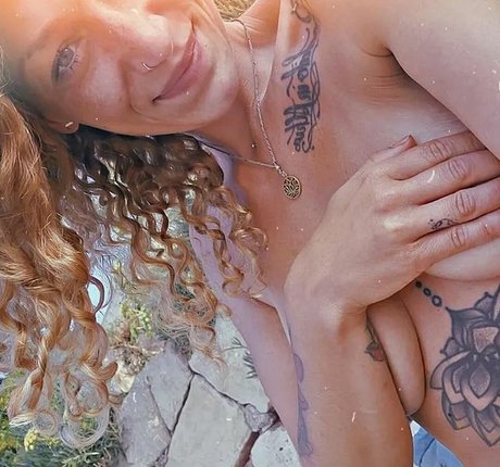 curly sue trip OnlyFans Striptease