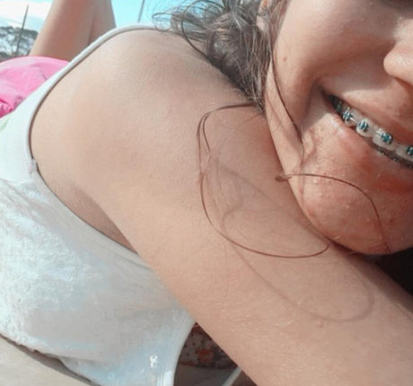 Solinhas Da Jennifer OnlyFans Striptease