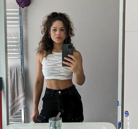 Moya Lothian McLean Nackt OnlyFans