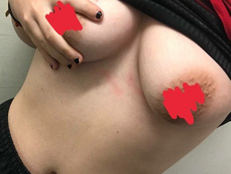 Mitywee Mitywee OnlyFans schlank