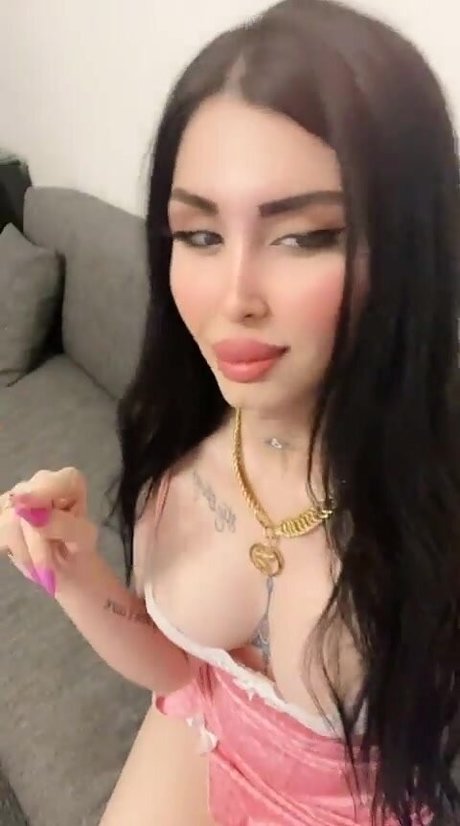 Mira Nouri OnlyFans Nacktbilder