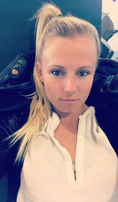 Julia Simic Nacktbilder von OnlyFans geleakt