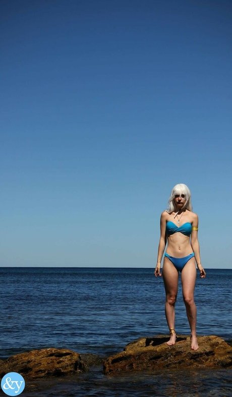 Elfvie OnlyFans Striptease