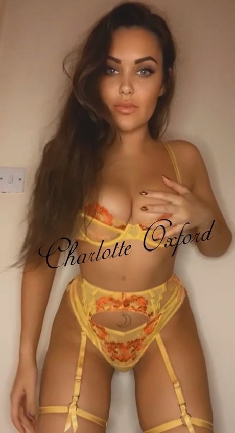 Charlotte Oxford OnlyFans Nacktbilder geleakt
