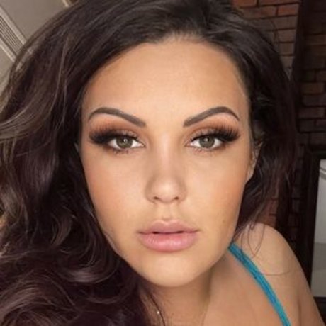 Charlotte Oxford OnlyFans Leaks