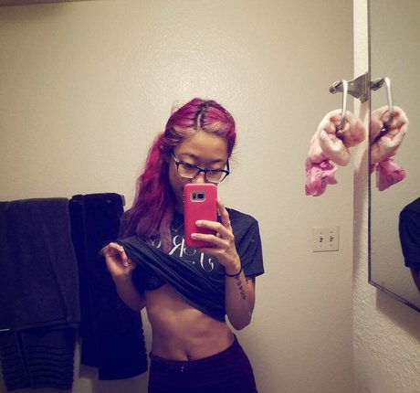 parallaxstella OnlyFans Strip