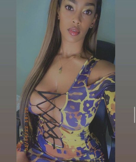 Stephanie Singh Nur für Fans