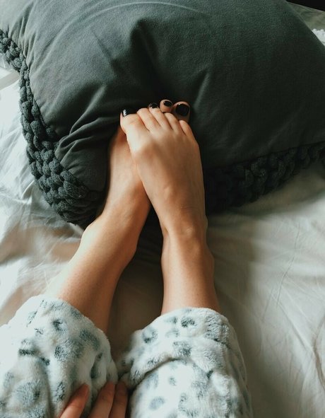 Ellbat Nacktbilder von OnlyFans