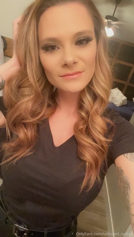 chroniclesofatiredassmom OnlyFans