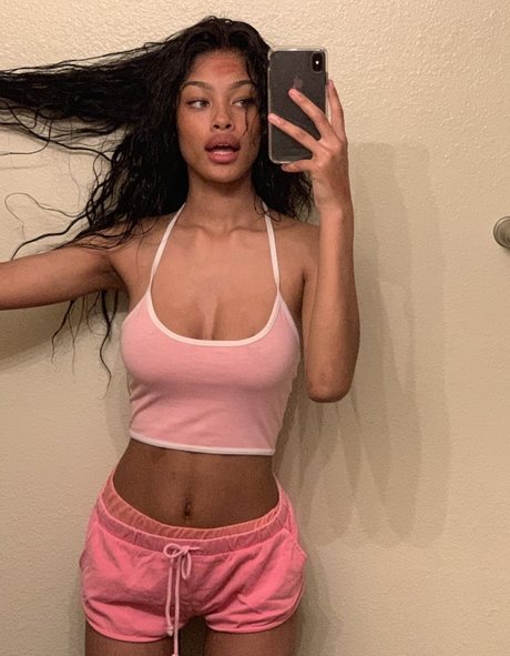 Vinetria OnlyFans Leak