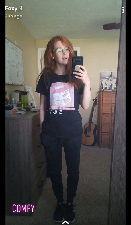 fabledfoxy OnlyFans Strip