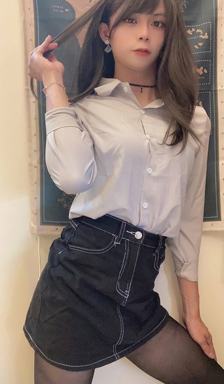 Luoluo OnlyFans Archiv