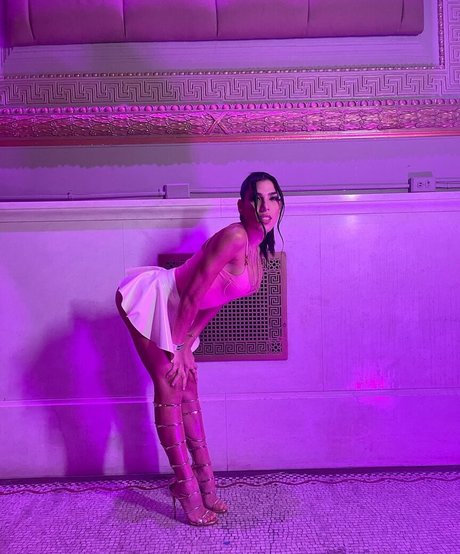 izzy svmmer OnlyFans Leak