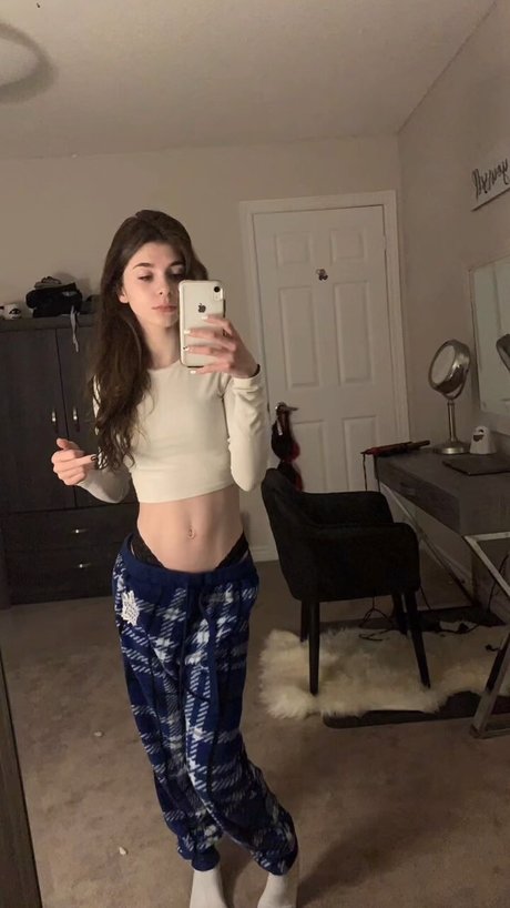 Katie Isnor OnlyFans nackte Brüste