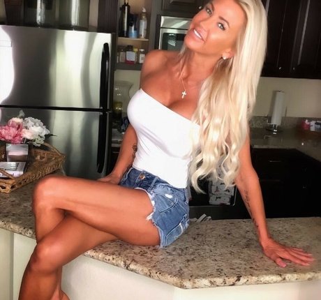 yogawithjenny27 Nacktpornos von OnlyFans geleakt