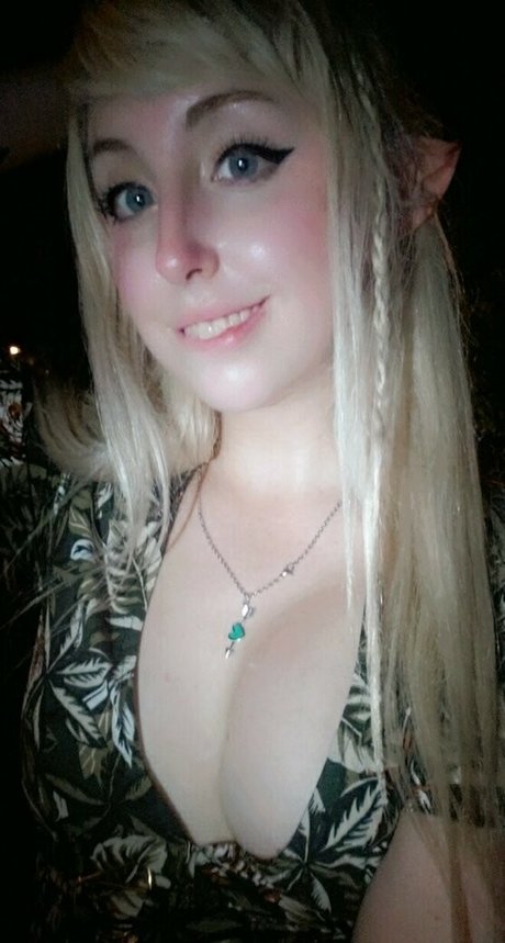 Moon IRL OnlyFans Nacktbilder