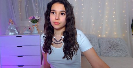 Sabina Zara Nacktbilder auf OnlyFans