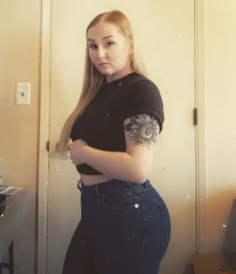 AshlieEstle XXX OnlyFans