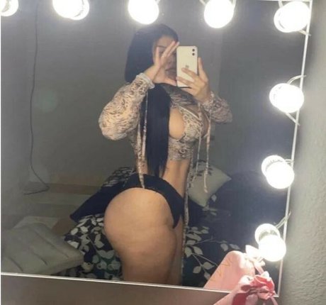 Nattbabe OnlyFans Inhalte