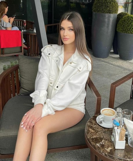 Alexandra Zavrazzhnova Neue geleakte OnlyFans-Inhalte