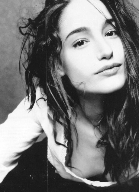 Marie Gillain OnlyFans Striptease