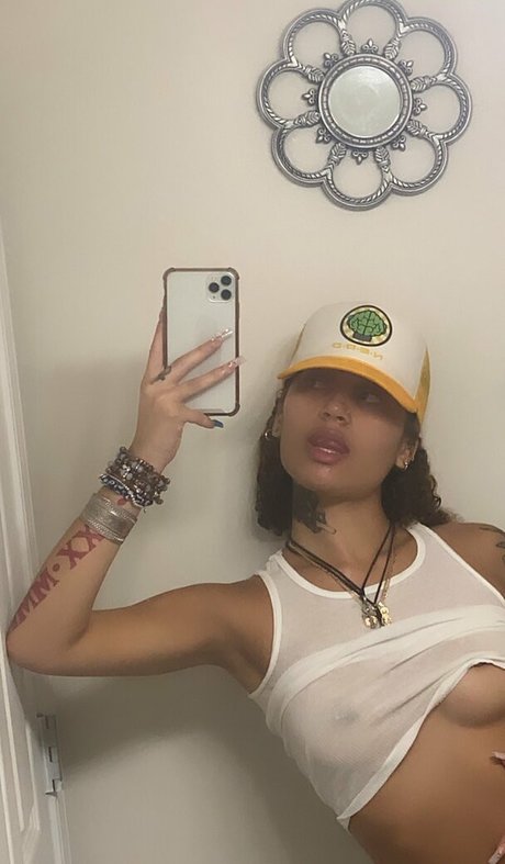 Theemanic OnlyFans nackte Brüste