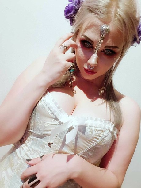 blackthornwitch OnlyFans Model Bilder