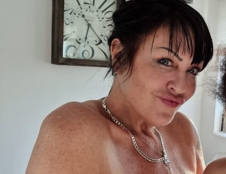 Mum Vs Daughter Nur für Fans