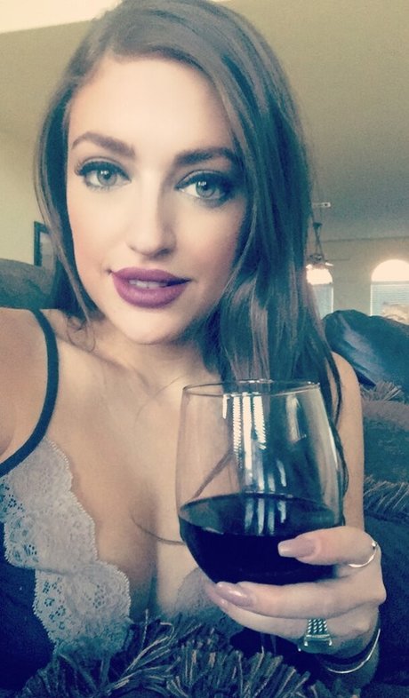 Lauren Bedford Russell OnlyFans nackte Brüste