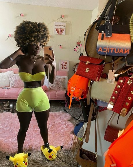 Cyn Kaine OnlyFans Striptease