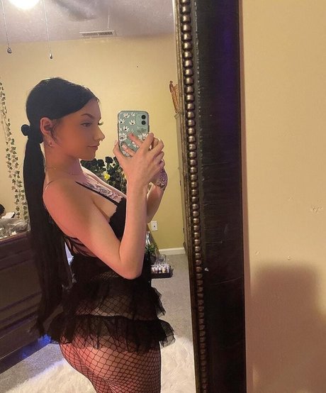 pixzn OnlyFans Striptease