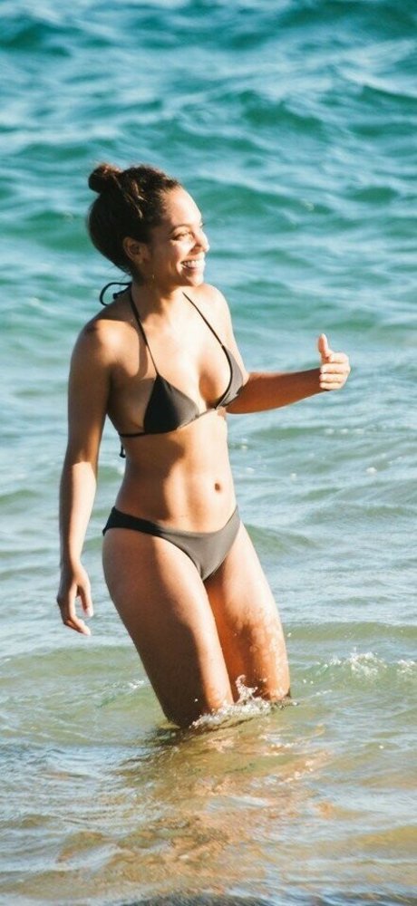 Lyndie Greenwood OnlyFans geleakt