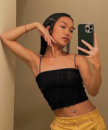 Tori Pareno OnlyFans Nacktbilder