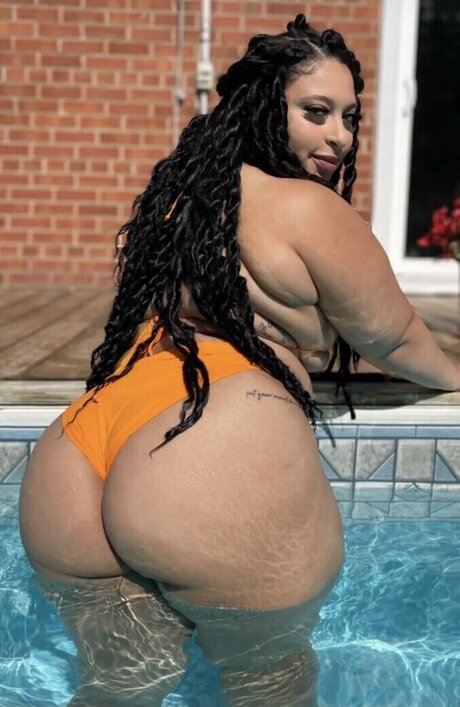 Thegirlofyourdreamz OnlyFans Model Bilder