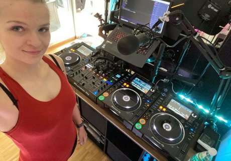 Sintica OnlyFans Nacktfotos