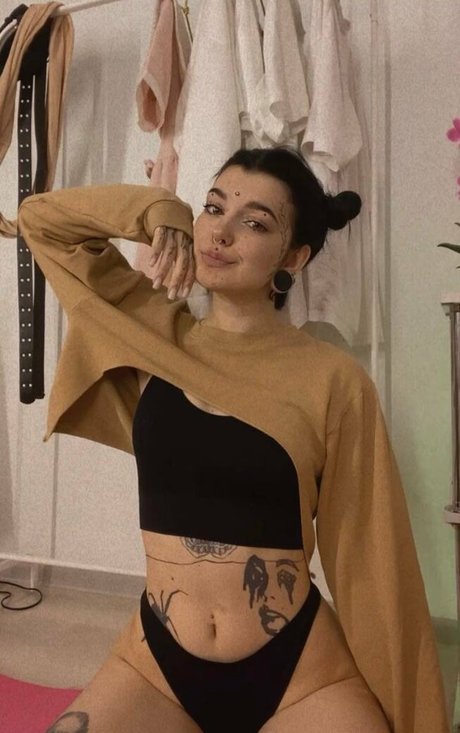 Anna Werty OnlyFans Striptease