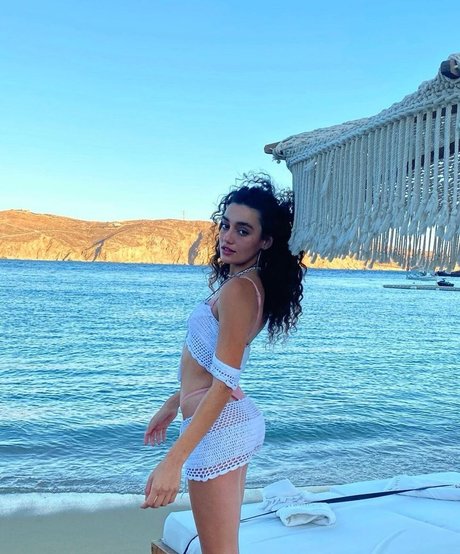 Liraz Nomdar Geleakte OnlyFans-Inhalte