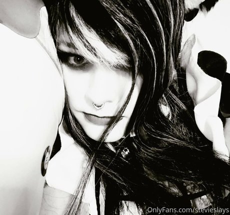 stevieslays OnlyFans Inhalte