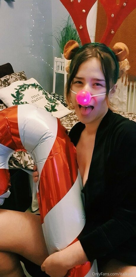 Italkwho OnlyFans nackte Brüste