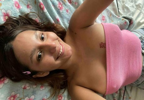 estelagomez OnlyFans Nacktbilder