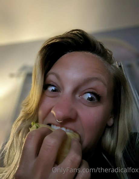 theradicalfox OnlyFans-Leak