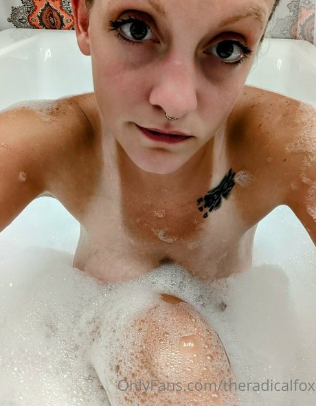 theradicalfox OnlyFans-Komplettinhalte