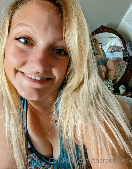 theradicalfox OnlyFans Leaks