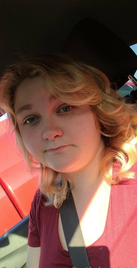 katiebugkitty122 OnlyFans Nacktbilder