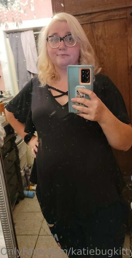 katiebugkitty122 OnlyFans schlank