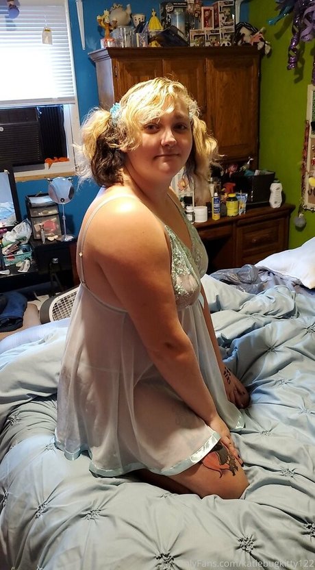 katiebugkitty122 OnlyFans schlank