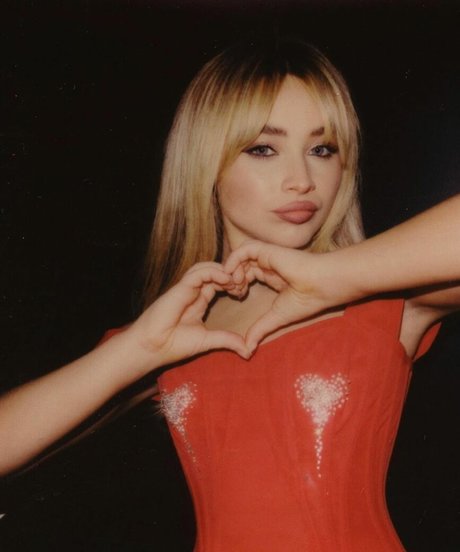 Sabrina Carpenter OnlyFans Fotos