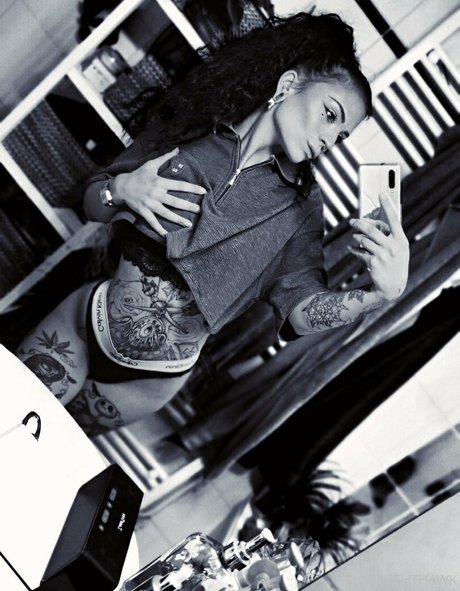 luu nighthawk OnlyFans geleakte Pornografie