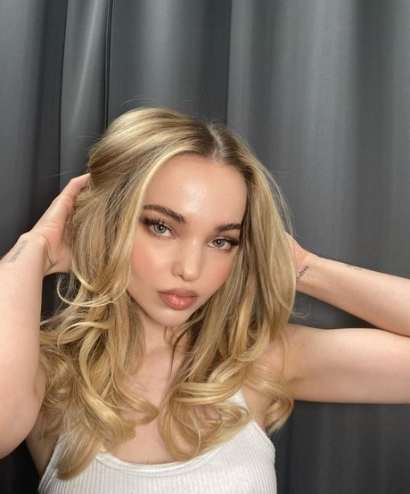 Dove Cameron Sexy OnlyFans